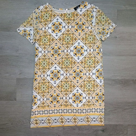 Dresses & Skirts - Lulu's Yellow Short Sleeve Vintage Retro Hippie Vibe Mini Sheath Dress Xs